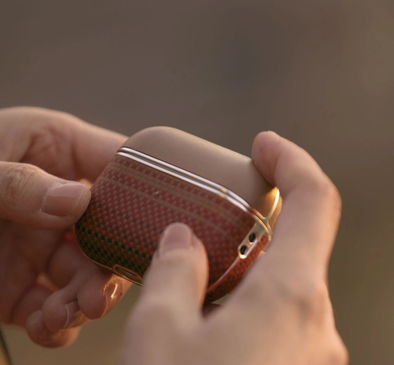 حافظة من ألياف الأراميد لـ AirPods Pro 3 / AirPods Pro 2 / AirPods Pro / AirPods 4